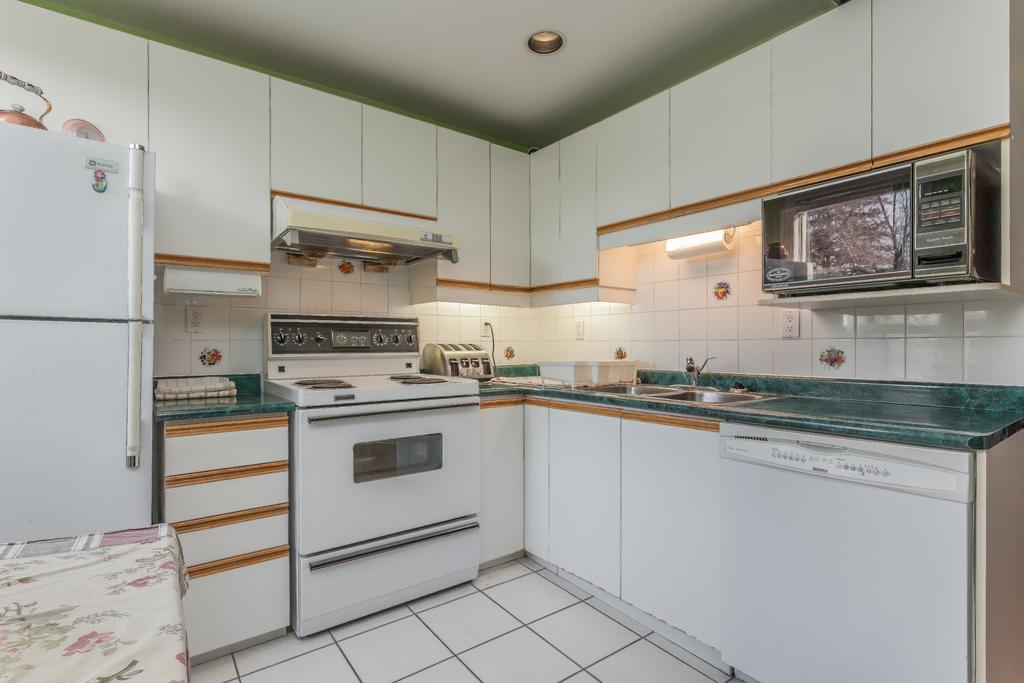 Rose Garden Bed And Breakfast โตรอนโต ภายนอก รูปภาพ