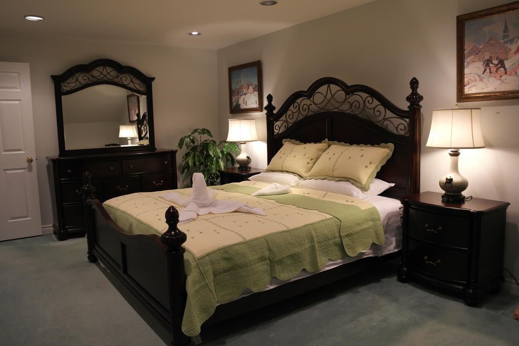 Rose Garden Bed And Breakfast โตรอนโต ห้อง รูปภาพ